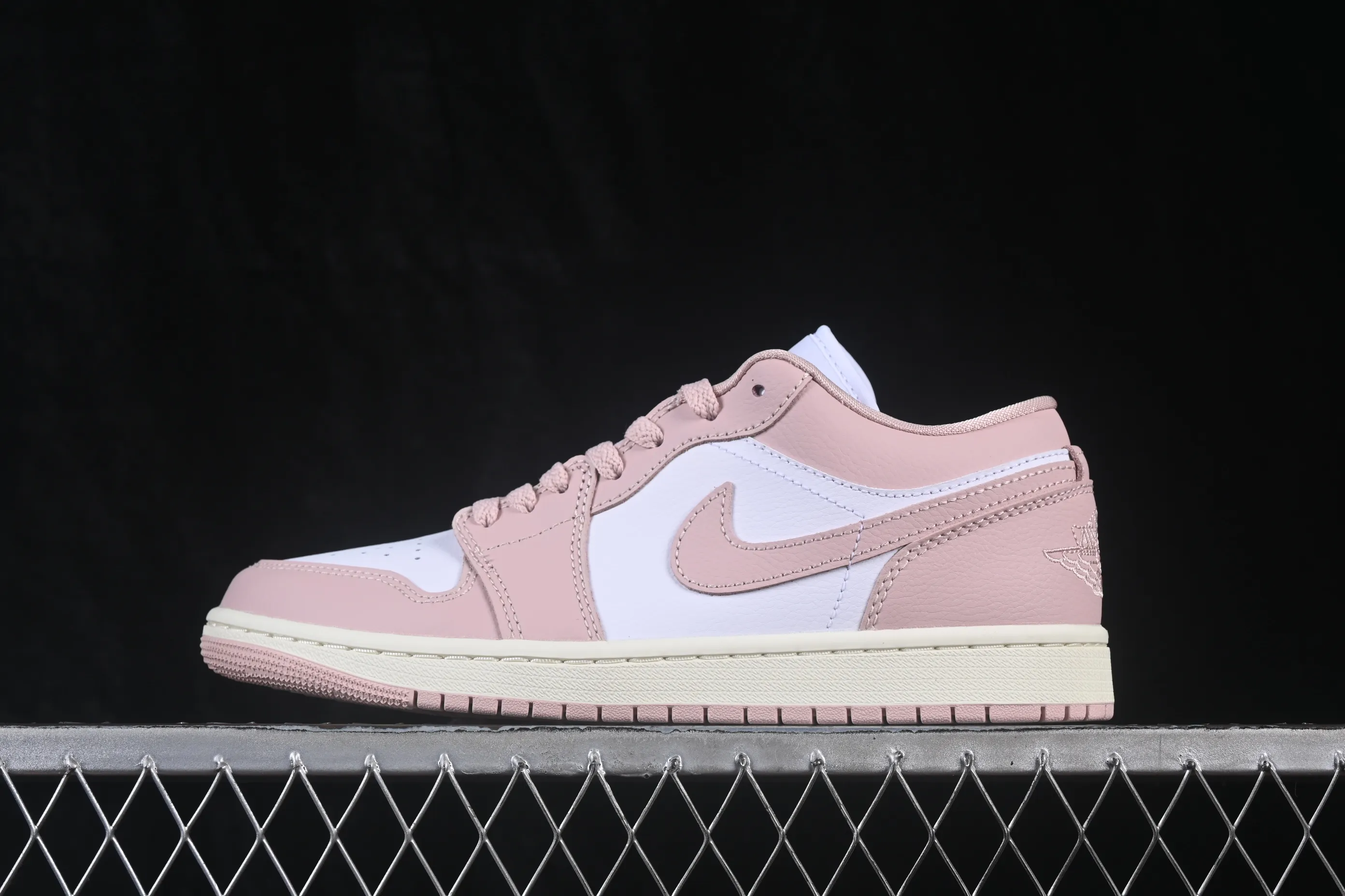 All categories Air Jordan Jordan series basketball shoes Air Jordan 1 Low G version pure original Air Jordan 1 Low AJ1 Joe 1 white pink low-top retro culture basketball shoes DC0774-162